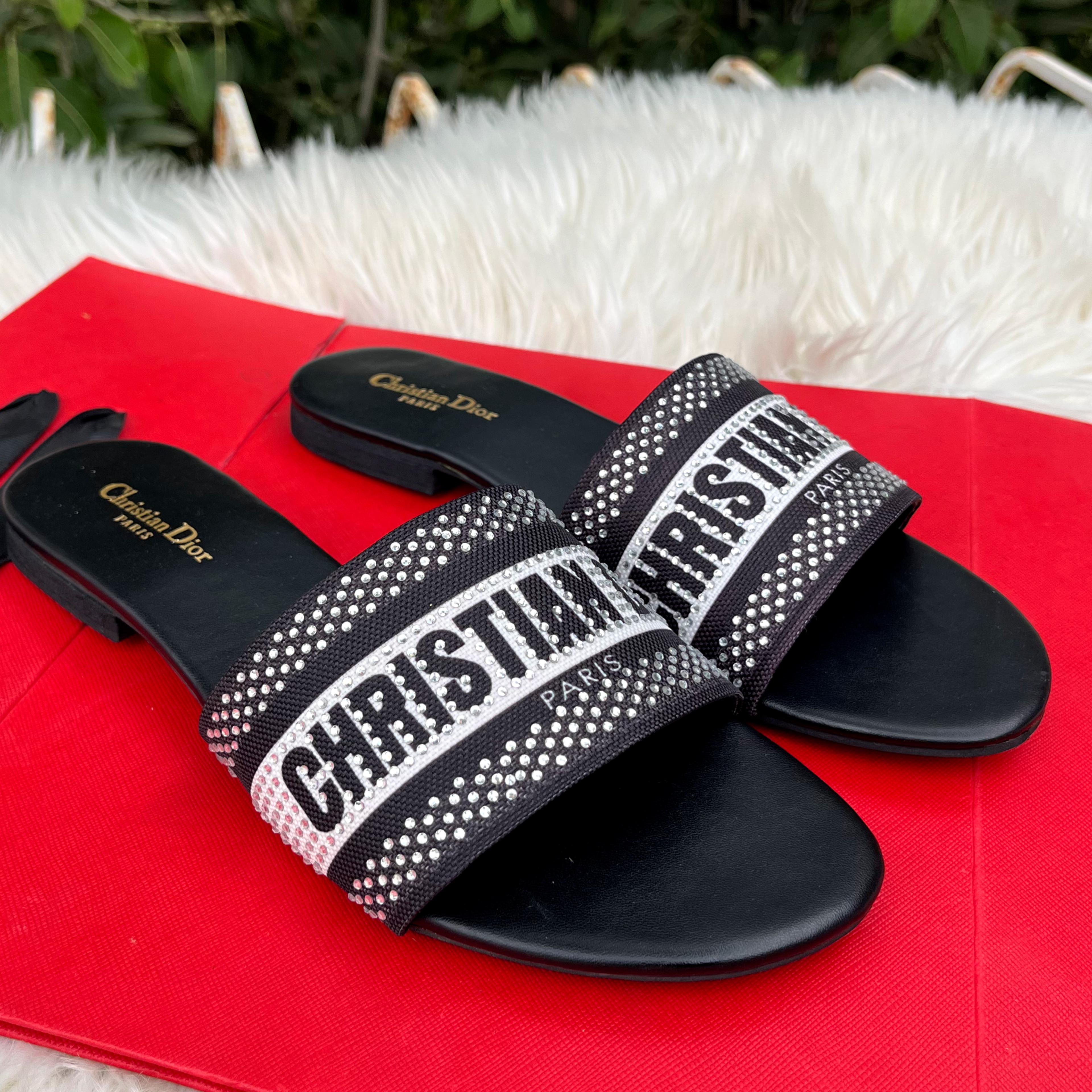 CHRISTIAN DIOR STONES FLAT