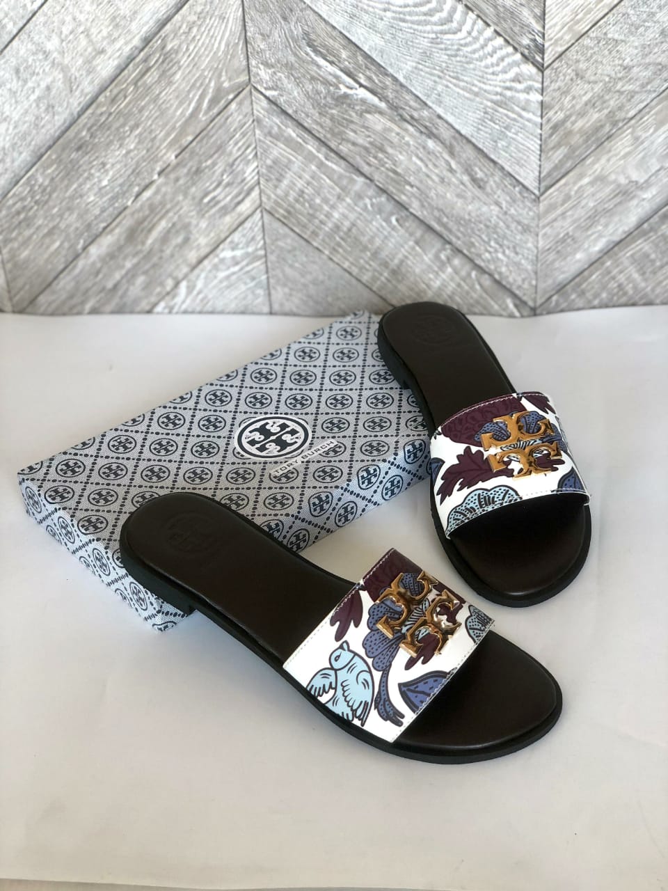 TORY-BURCH FLAT SLIPPERS