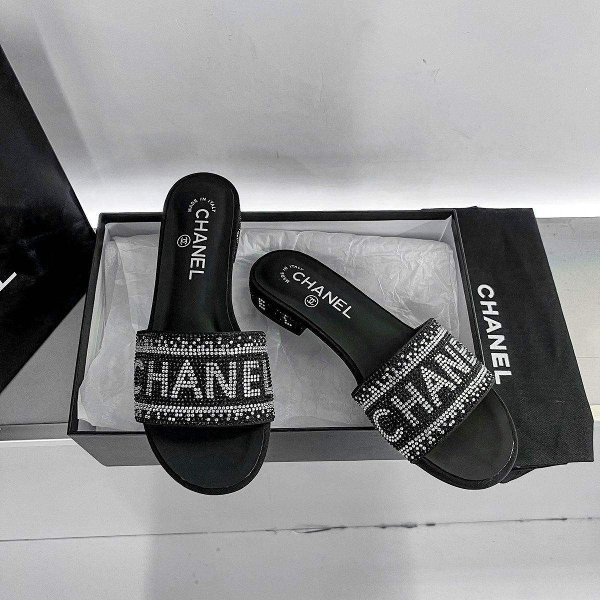 CHANEL FLAT