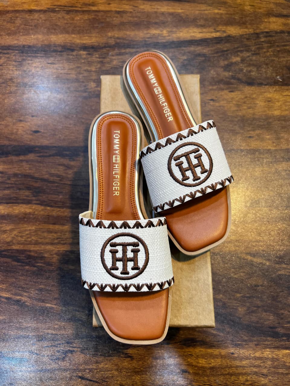 TOMMY HILFIGER SLIPPER