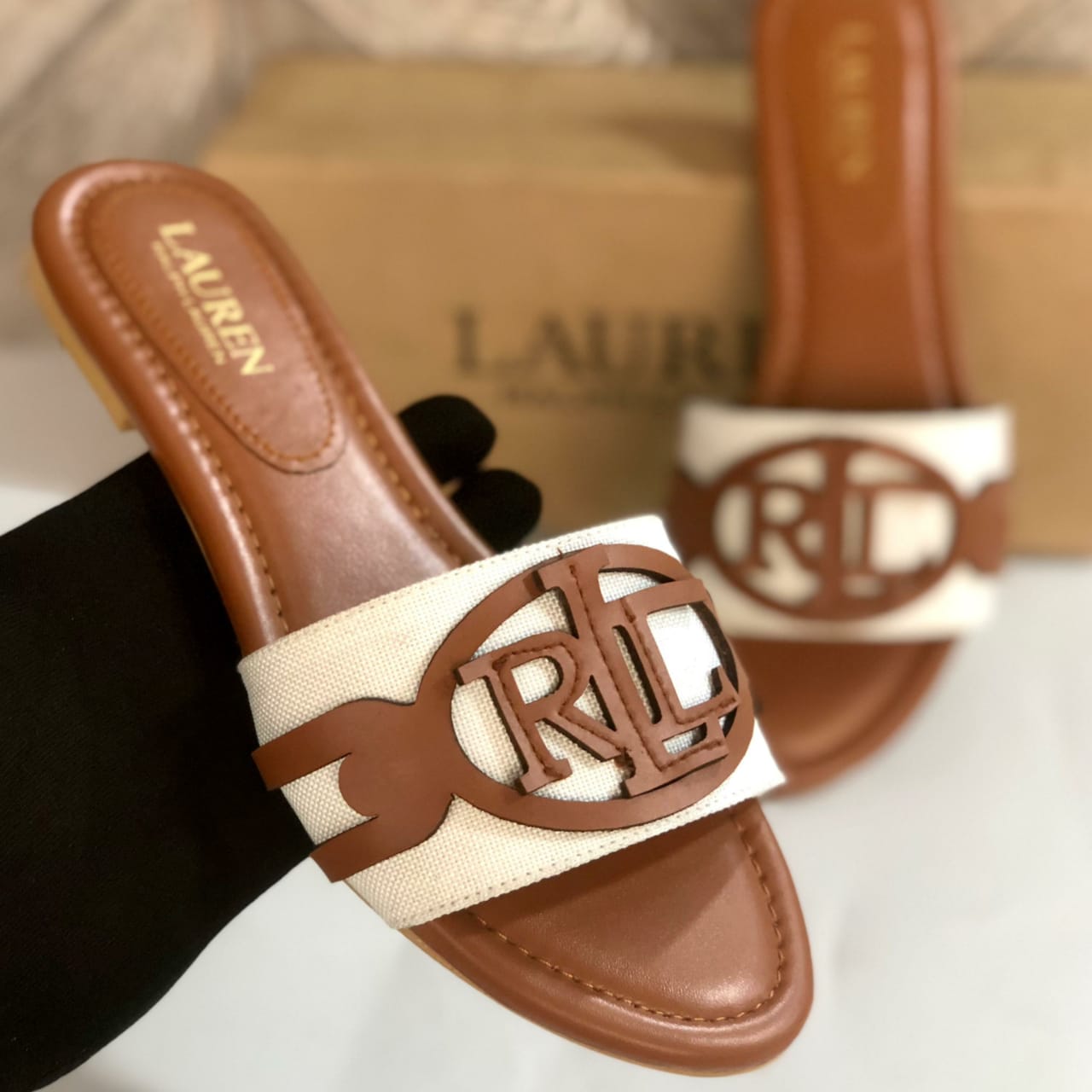 RALPH LAUREN FLAT