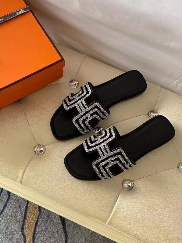 HERMES STONE SLIDES