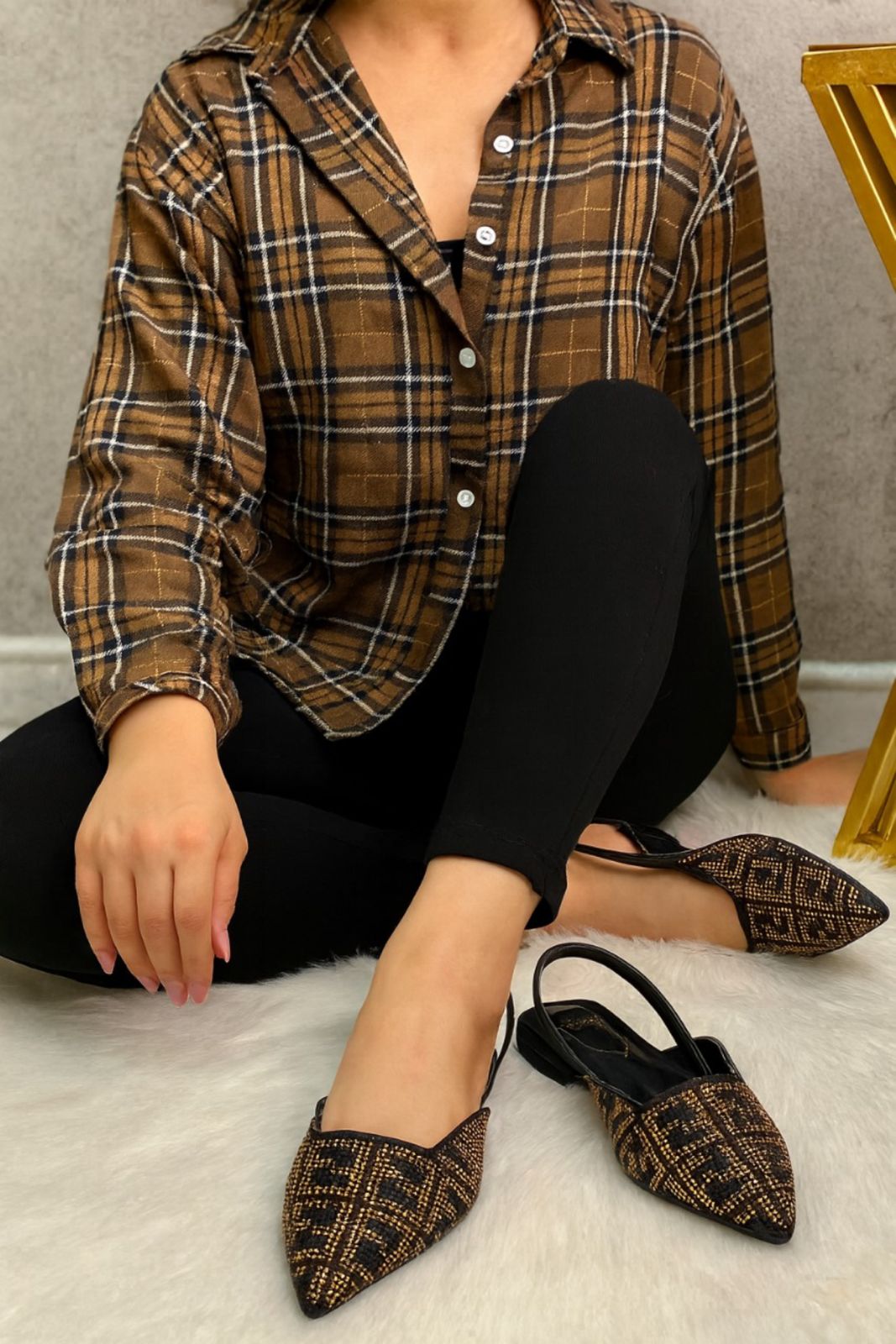 FENDI STONE FLAT PUMPS